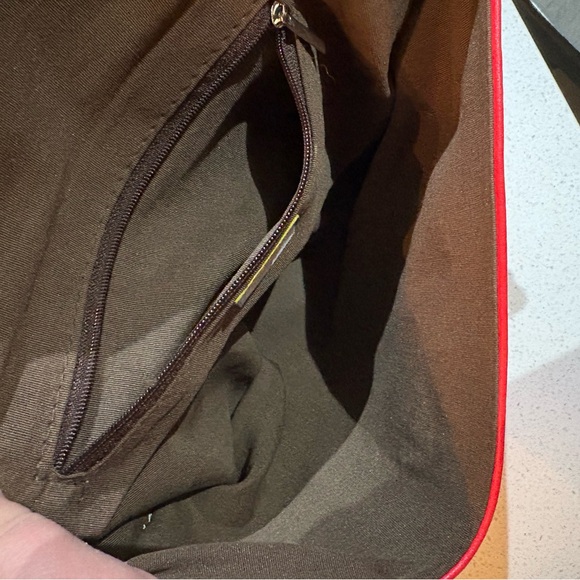 Red Kate & Mel Crossbody Bag - Picture 5 of 5